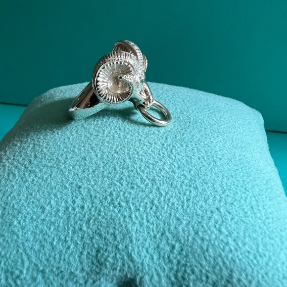 🌸🌸 Authentic Tiffany & Co. RARE Ram Head Knocker Ring - Picture 15 of 16